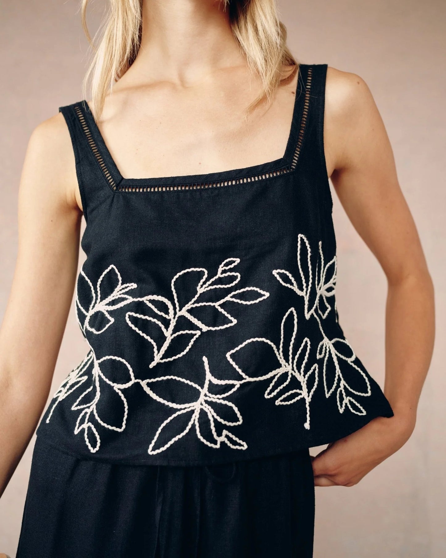 BDA Square Neck Ladder Trim Top BLACK