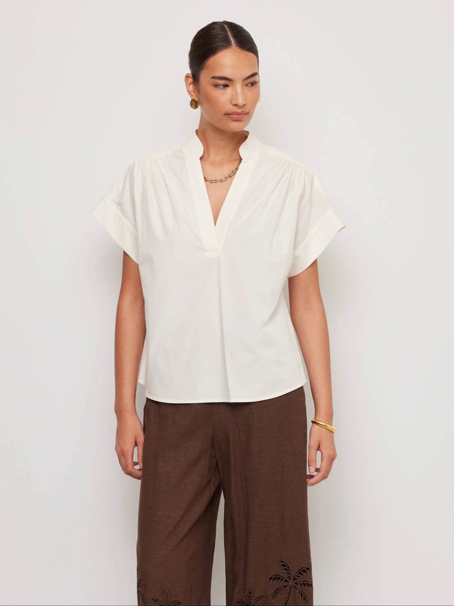 FT Olive SS V-Neck Top CREAM