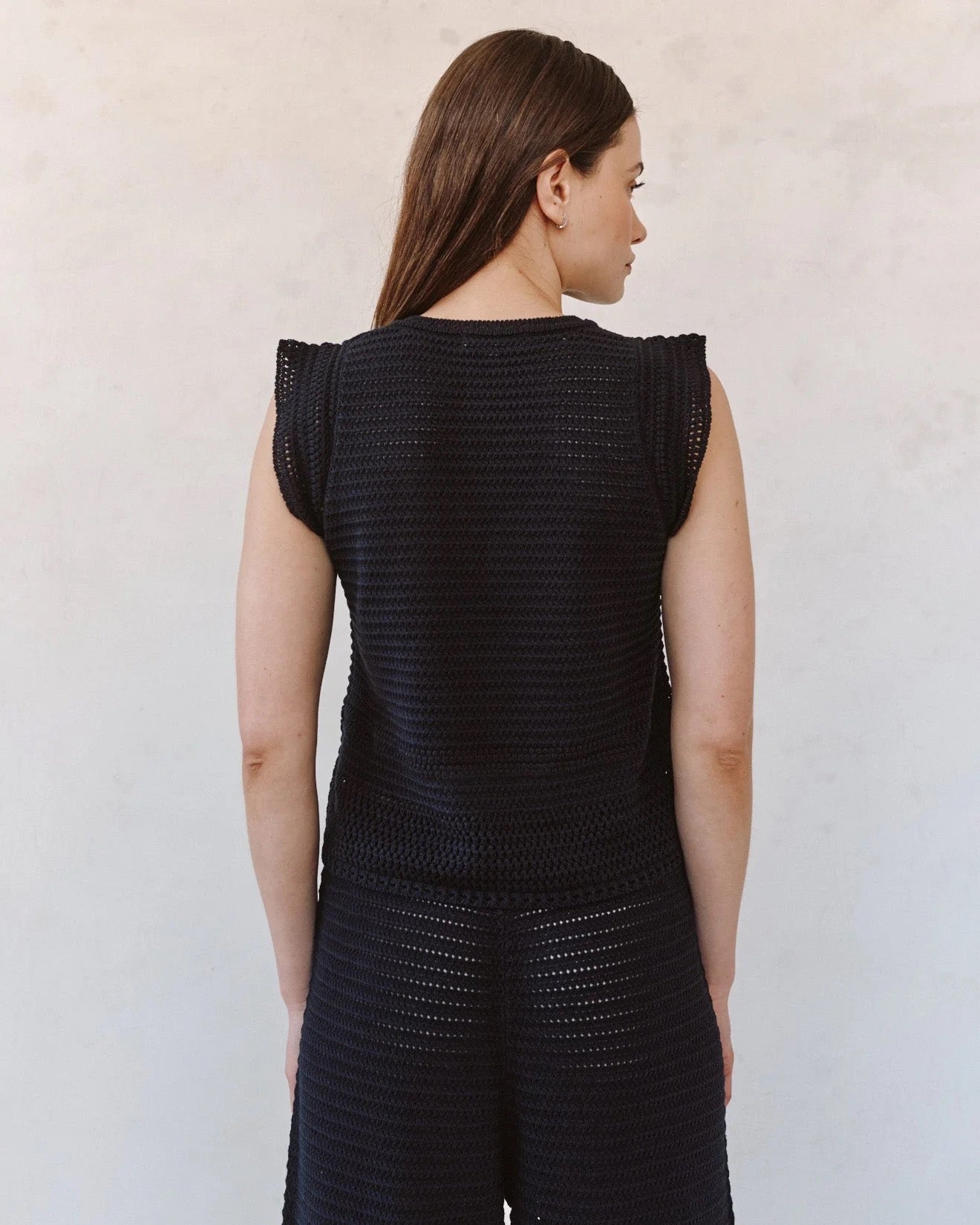 Bella Dahl Short Sleeve V-Neck Crochet Top - BLACK
