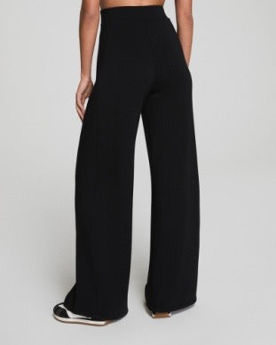 SPANX AirEssential Wide Leg Track Pant - VERY BLACK
