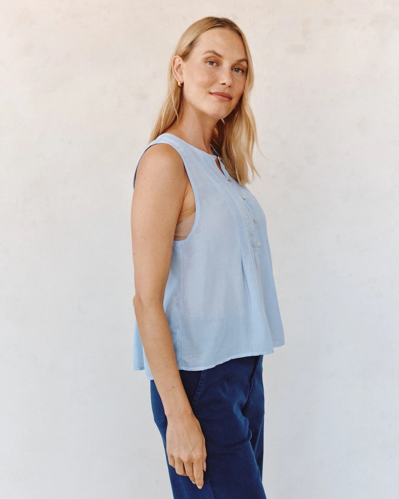 Bella Dahl Sleeveless Pintuck Pullover - SOFT SKY