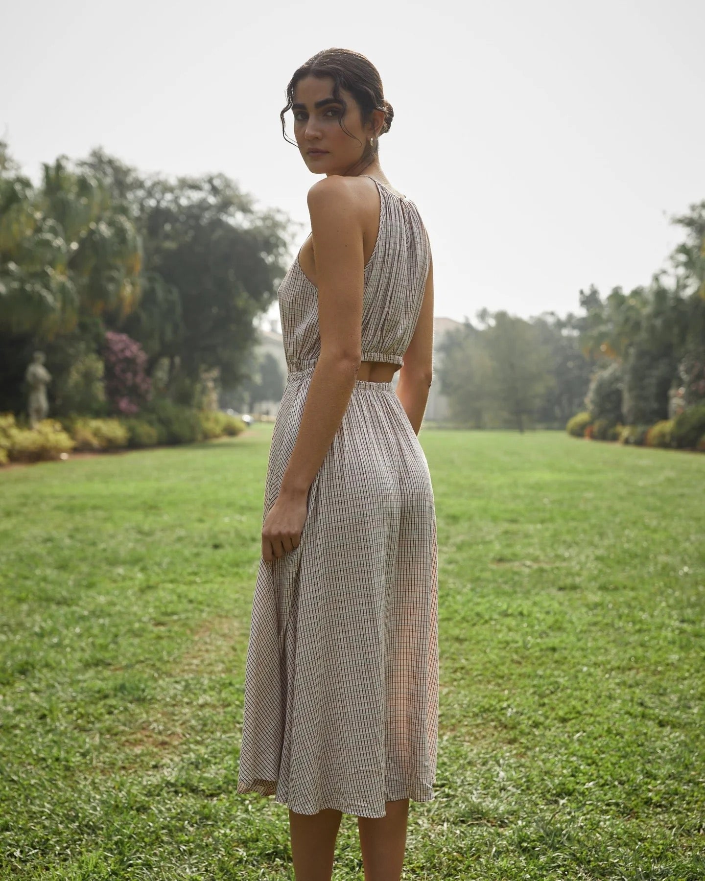 Bella Dahl Cut Out Back Midi Halter Dress - SUNWASHED CHECK