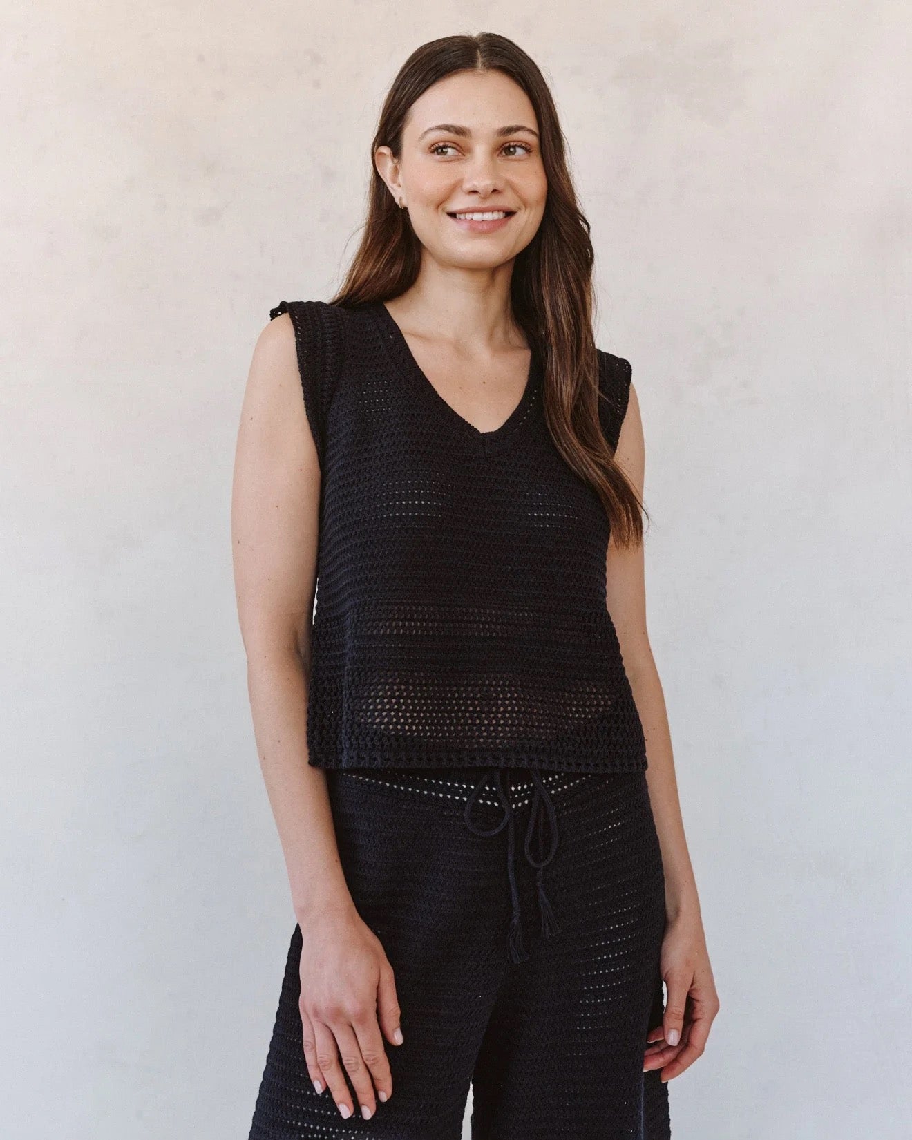 Bella Dahl Short Sleeve V-Neck Crochet Top - BLACK